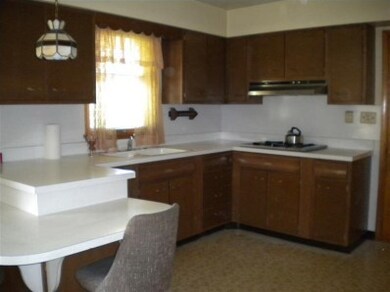 5528 Adams St, Merrillville, IN 46410 - photo 2