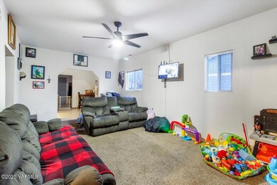 12-711 N 4th St-057