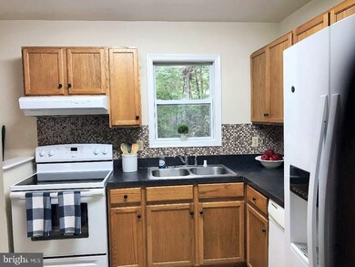 804 Moorefield Dr, Ruther Glen, VA 22546 - photo 7