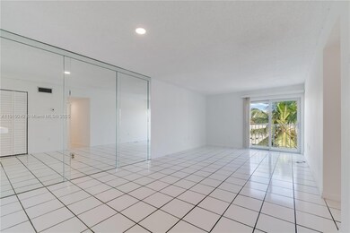 1428 Euclid Ave unit 404, Miami Beach, FL 33139 - photo 5