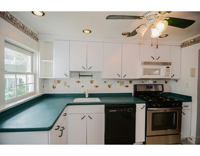 714 E Merrimack St, Lowell, MA 01852 - photo 6