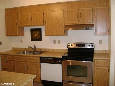 Kitchen - NEW Stainless Steel Electric Stove and Refrigerator with lots of Cabinet Space, Dishwasher too!