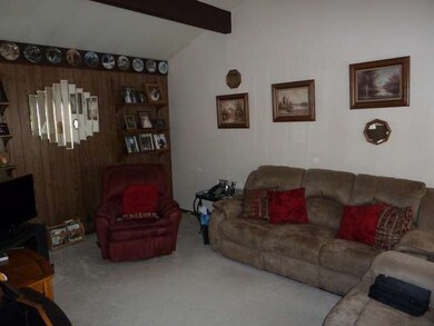 unlisted-address, Carpentersville, IL 60110 - photo 3