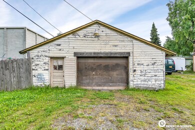 1000 W 32nd Ave4
