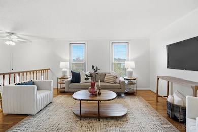 21 Orchard Knoll Dr, Cincinnati, OH 45215 - photo 3