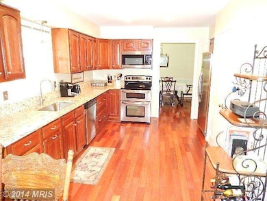 5910 Oakland Park Dr, Burke, VA 22015 - photo 7