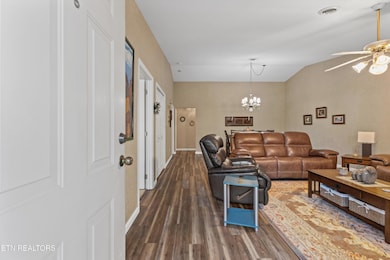 03-4549 Shamus Way-01