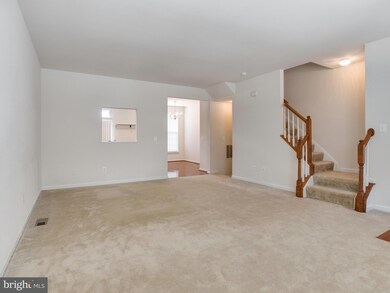 15331 Elizabeth Burbage Loop, Woodbridge, VA 22191 - photo 4
