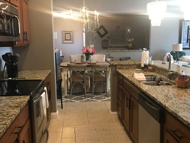 4536 N Thornhill Dr unit 204D, Peoria, IL 61615 - photo 3