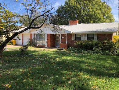 1104 Hillside Dr, Gainesville, TX 76240 - photo 2