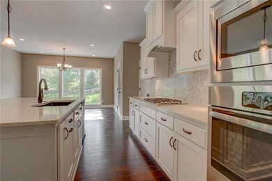 7701 Darnell St, Shawnee, KS 66216 - photo 4