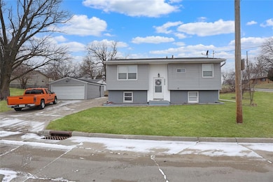 5600 SE 4th St, Des Moines, IA 50315 - photo 2