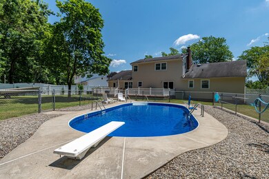 32nwestfieldrd-15