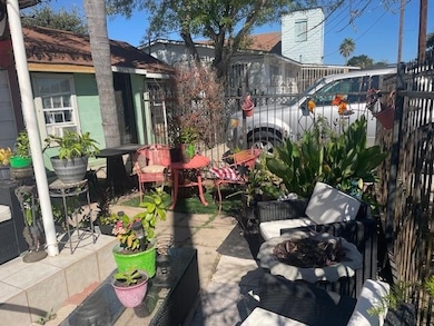 3206 Flores Ave unit 2, Laredo, TX 78040 - photo 2