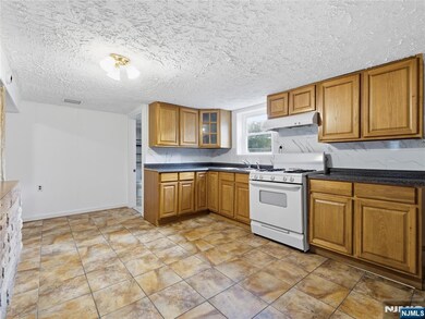 31 Massey St, Lodi, NJ 07644 - photo 3