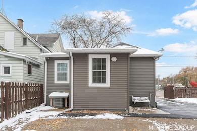 1212 Princeton Ave, Kalamazoo, MI 49007 - photo 7