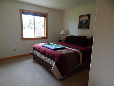 07 Guest Bedroom
