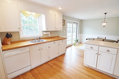 23 Wood Ave, East Longmeadow, MA 01028 - photo 6