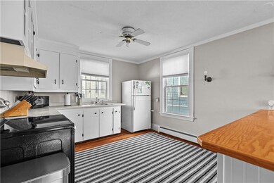 3 Dartmouth St unit 2, Newport, RI 02840 - photo 6