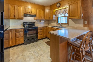 8 Whitcomb Ave, West Lebanon, NH 03784 - photo 5