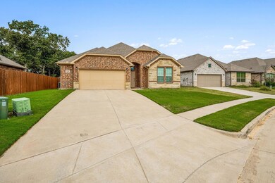 1528 Seabiscuit Dr, Granbury, TX 76049 - photo 4