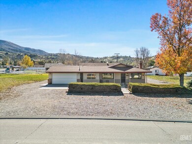 28200 Stallion Springs Dr, Tehachapi, CA 93561 - photo 3