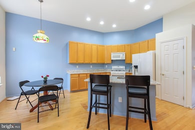 11205 Woodglen Dr, Rockville, MD 20852 - photo 5