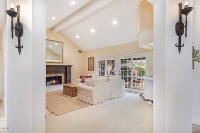 4918-floresta-ct-family-room-4