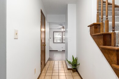 5302 Hollister St, Columbus, OH 43235 - photo 4