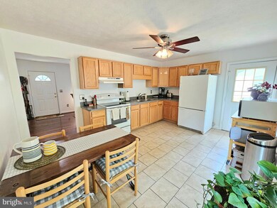 303 Longwood Dr, Bunker Hill, WV 25413 - photo 6