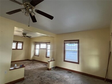 722 G Ave NW, Cedar Rapids, IA 52405 - photo 4