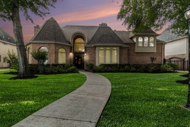 Welcome HOME to 8007 Vintage Creek Drive in Spring