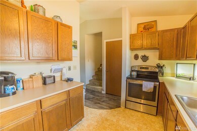 905 Manzanal St NE, East Wenatchee, WA 98802 - photo 4