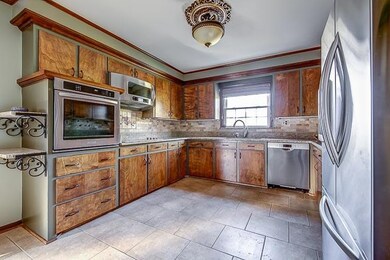 Kitchen has Stainless appliances and granite!