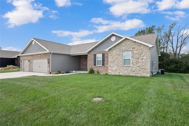 1116 Lucca Ct, Caseyville, IL 62232 - photo 3