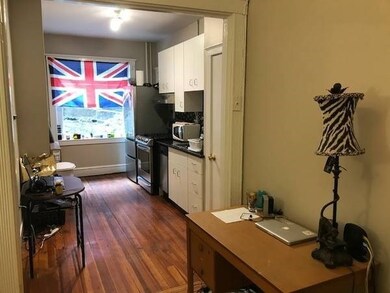 176 Winthrop Rd unit 4, Brookline, MA 02445 - photo 2