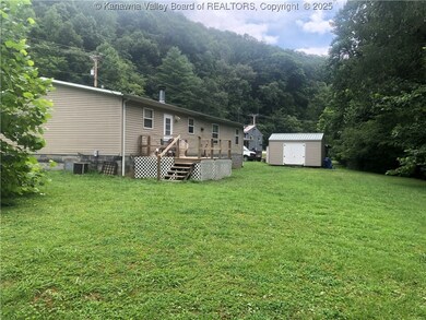 10738 Charleston Rd, Clendenin, WV 25045 - photo 5