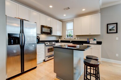 14-99 Walnut St #204-14