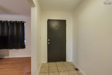 2406 Picadilly Ln, Wichita Falls, TX 76309 - photo 3