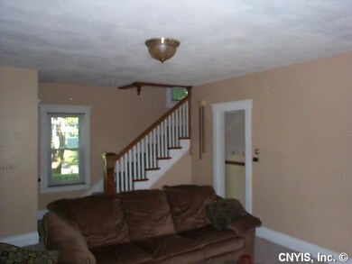 Living Room **SPACIOUS LIVING ROOM**