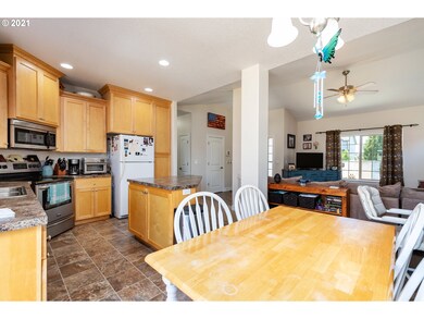 735 Burghardt Dr, Molalla, OR 97038 - photo 7