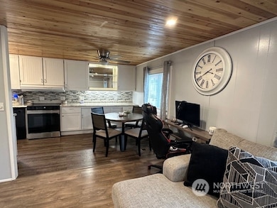 700 NW Crosby Ave unit 74, Oak Harbor, WA 98277 - photo 3