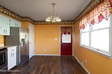 402 Dogwood Dr, Mount Washington, KY 40047 - photo 4