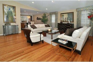 572 General Patterson Dr, Glenside, PA 19038 - photo 2