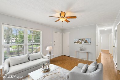 watermark_1010_N_15th_St__Living_Area_10
