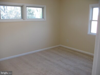 2116 Chapman Rd, Hyattsville, MD 20783 - photo 3