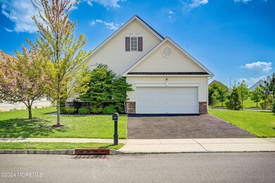 92_Cedar_Village_Blvd_002