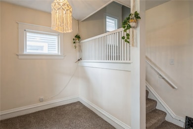 foyer/bonus space