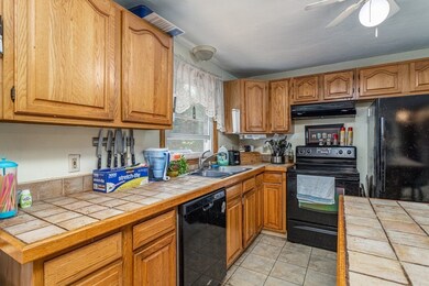 10 Thornapple Cir, Rutland, MA 01543 - photo 3