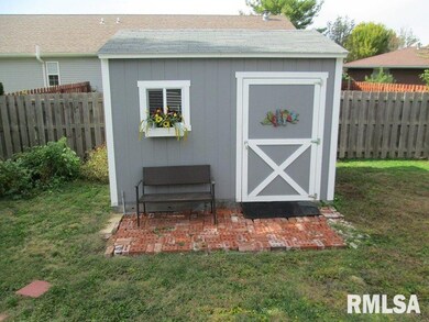 13A Eisenhower Dr, Jacksonville, IL 62650 - photo 4